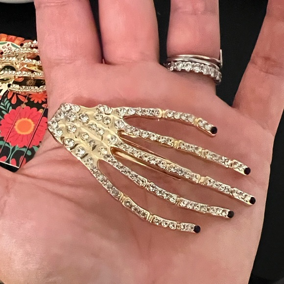 2 Inch Gold Rhinestone Skeleton Hand Hair Clips NEW - Picture 3 of 7